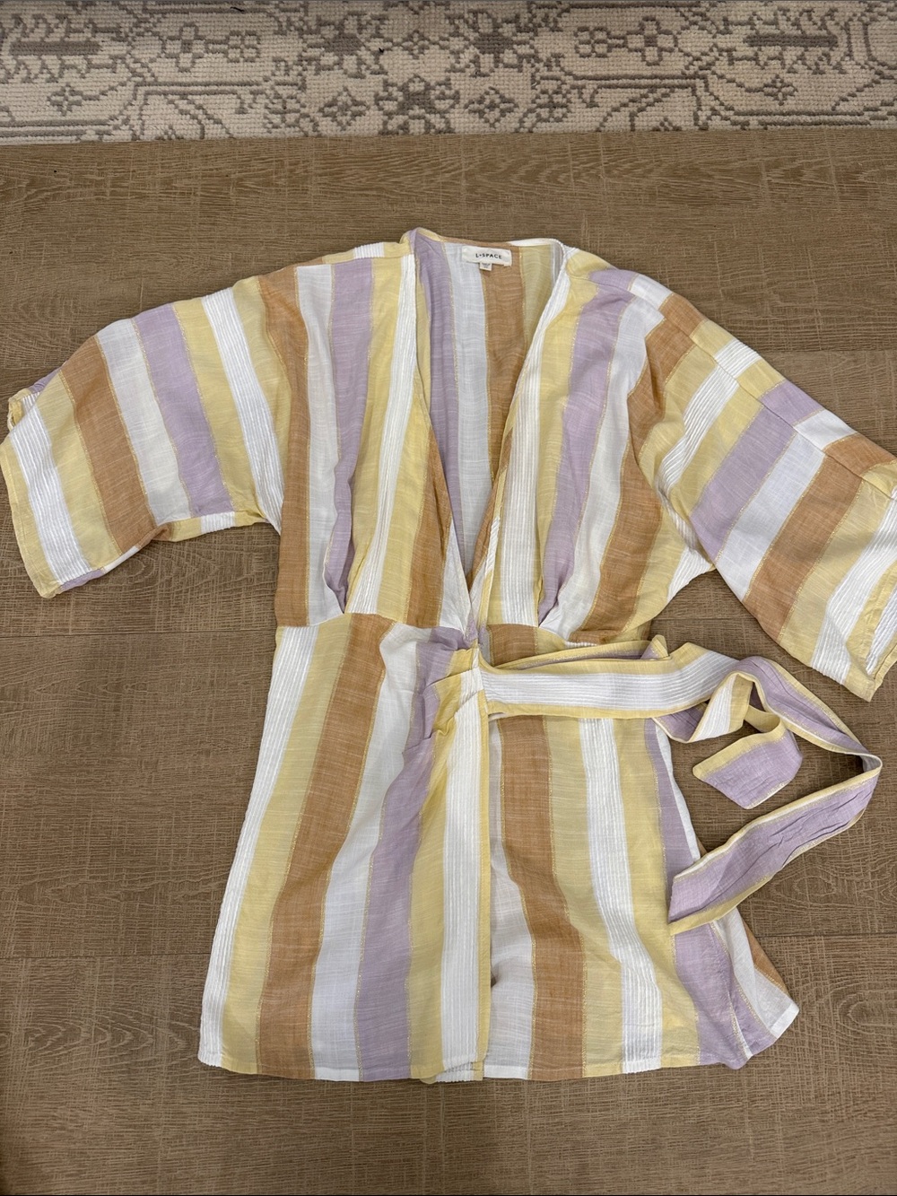 Striped lightweight open-front top